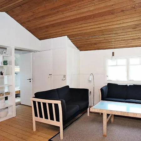 Two-bedroom Holiday In 12 * Løkken